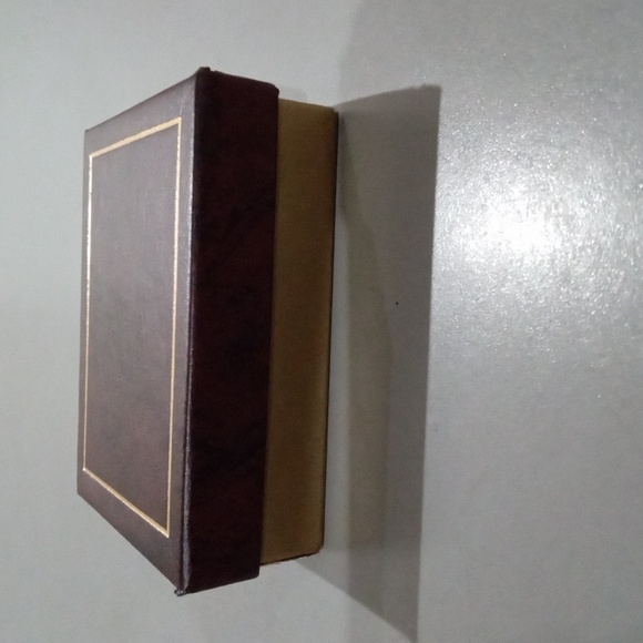 3 pins from 70's 2 girl scout and flag - Picture 5 of 5